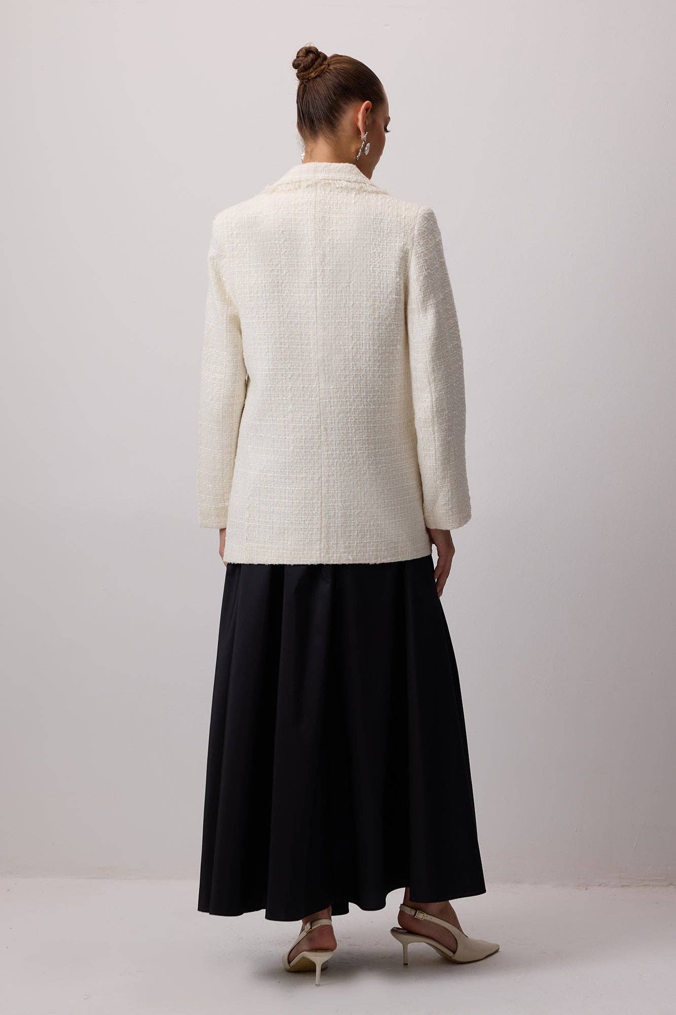 TWEEDJACKE MIT FRANSEN: Ecru / S