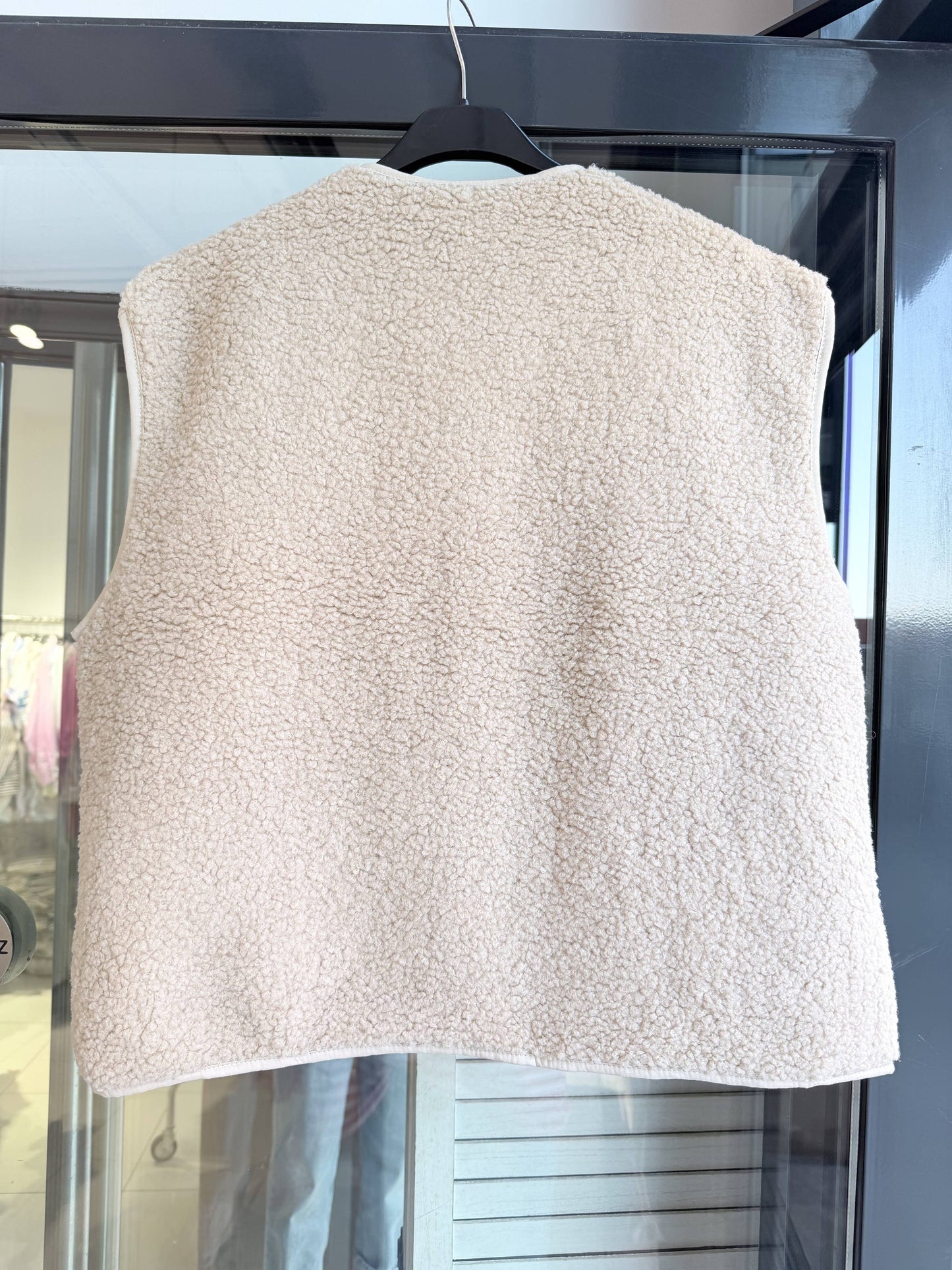 Ärmellose Weste aus Kunstpelz: Beige / Eine Größe