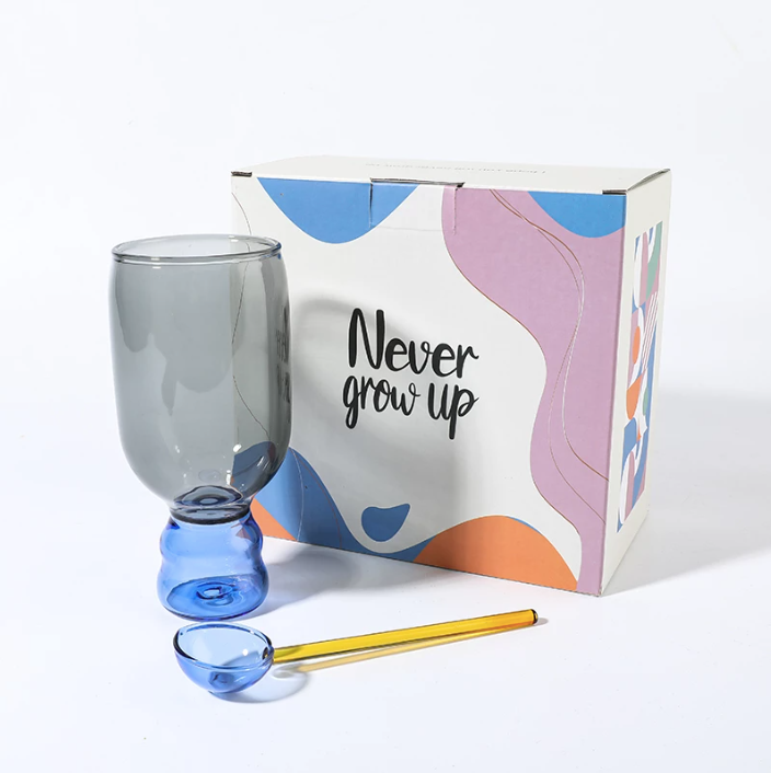 Cocktailglas-Geschenkset mit Tasse und Löffel: Rosa Set