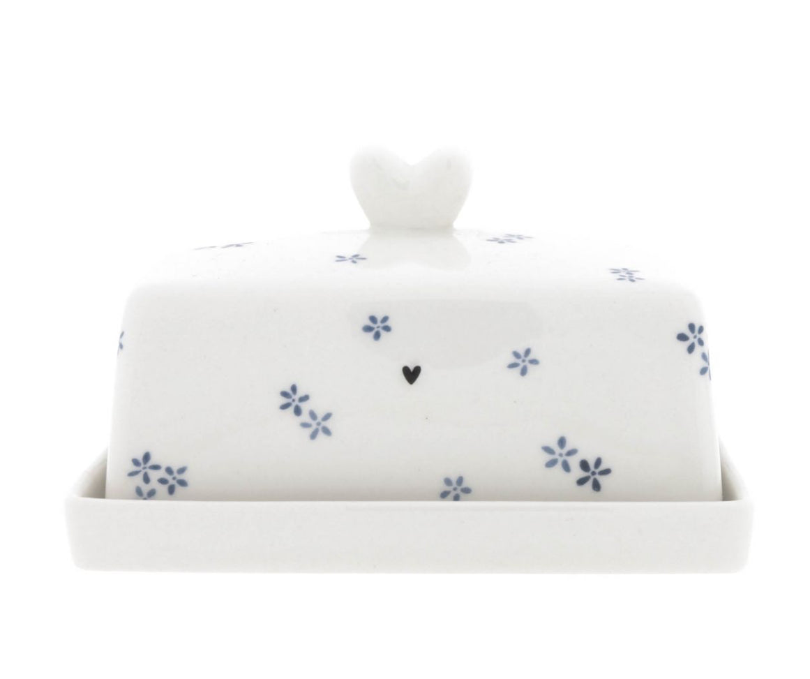 Butter Fleet White/Daisies in Blue 12.2x14.7x8.1cm