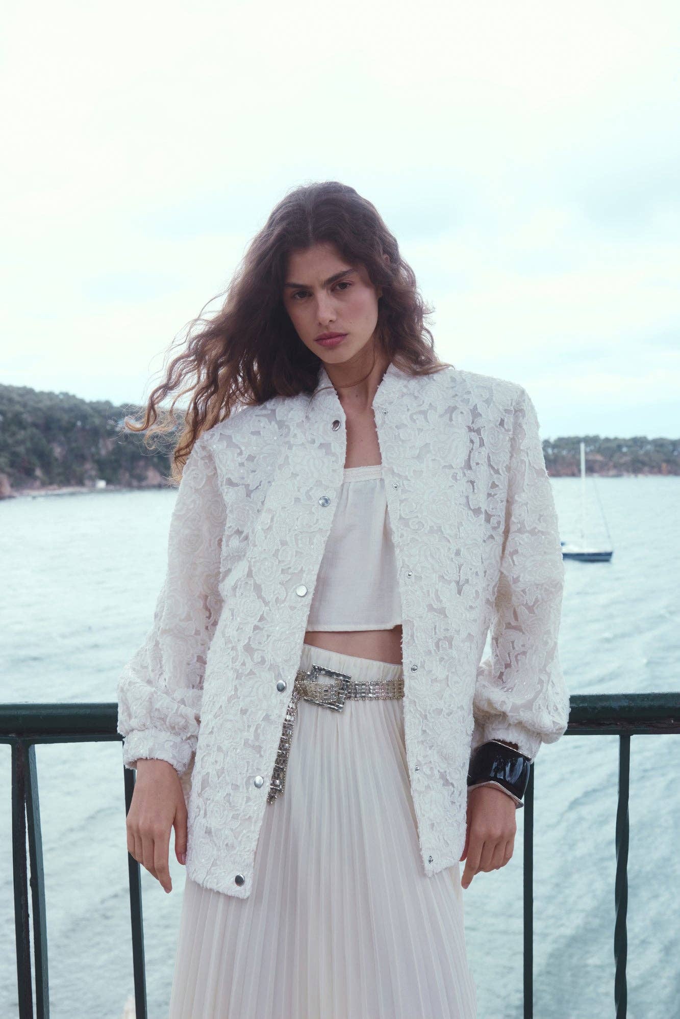 Bomberjacke aus Paisley-Jacquard: Cream / S