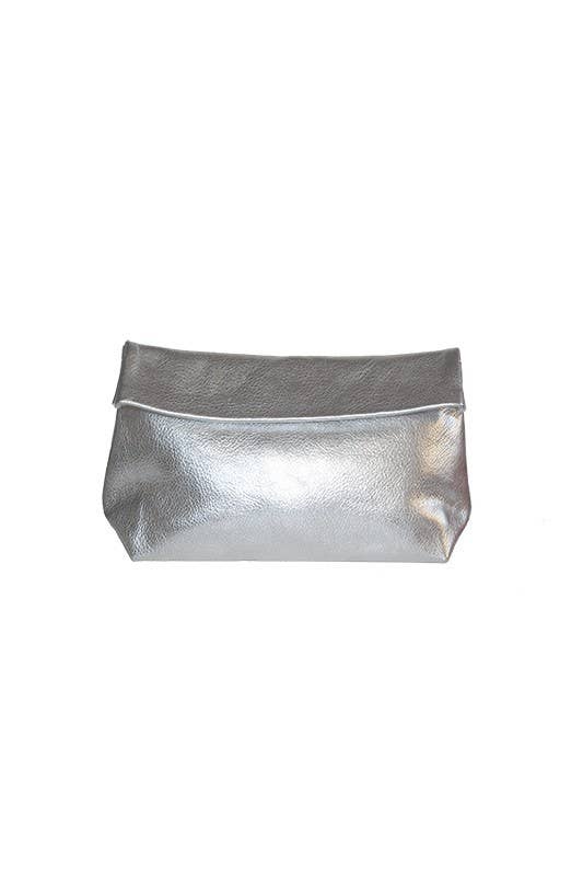 Große silberne Ledertasche