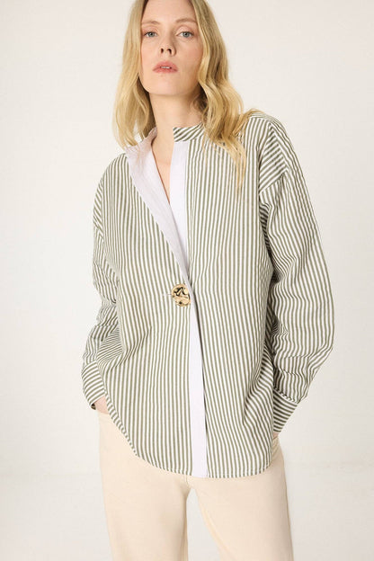 Gestreifte Tunika mit Knopfdetail – Locker geschnittenes Longline-Shirt: Grün / S