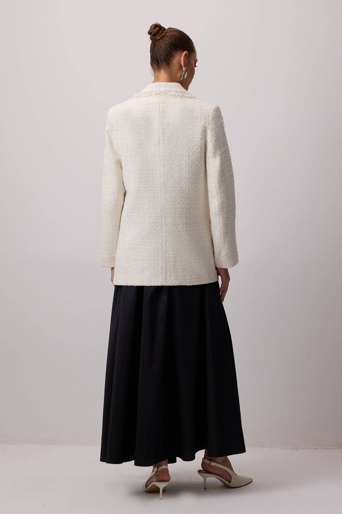 TWEEDJACKE MIT FRANSEN: Ecru / S