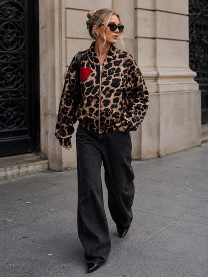OVERSIZE-LEOPARDEN-BOMBER MIT REISSVERSCHLUSS UND KONTRASTIERENDEM HERZ – DIE STATEMENT-JACKE (Kopie): LEOPARD / S
