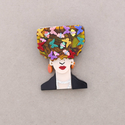 Frida Spring Brosche aus Kunstharz: Kombiniert 1