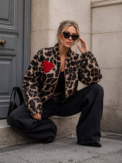 OVERSIZE-LEOPARDEN-BOMBER MIT REISSVERSCHLUSS UND KONTRASTIERENDEM HERZ – DIE STATEMENT-JACKE (Kopie): LEOPARD / M