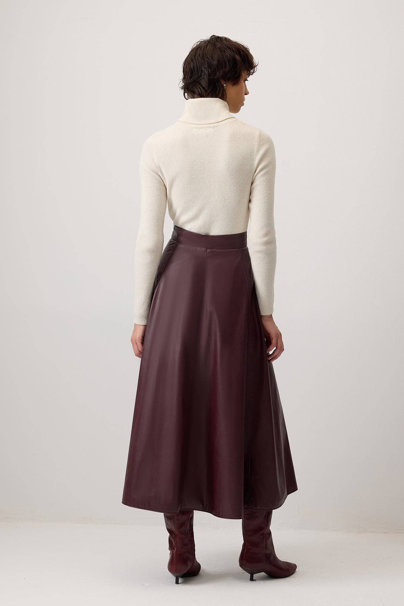 Hoch taillierter, ausgestellter Maxirock aus Kunstleder – A-Linien-Rock: Burgundy / M