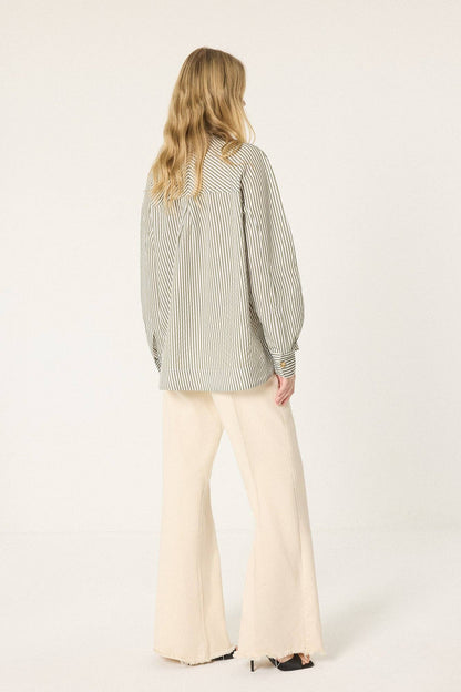Gestreifte Tunika mit Knopfdetail – Locker geschnittenes Longline-Shirt: Grün / S