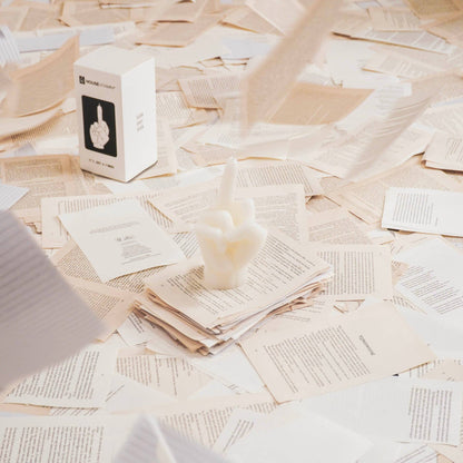 Kerze - Mittelfinger - Wachs - Weiß - 310 Gramm - 10x9x17 cm: White