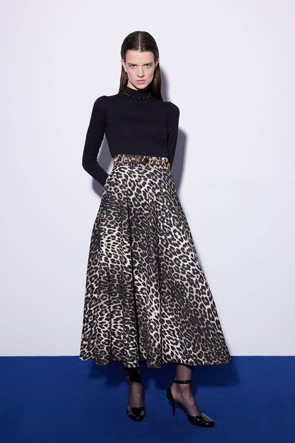 Ein Rock aus gemusterter Gabardine: Leopar / L