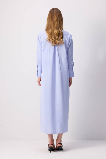 Botanisches Applikations-Langhemdkleid – Nadelstreifen: Mavi / S