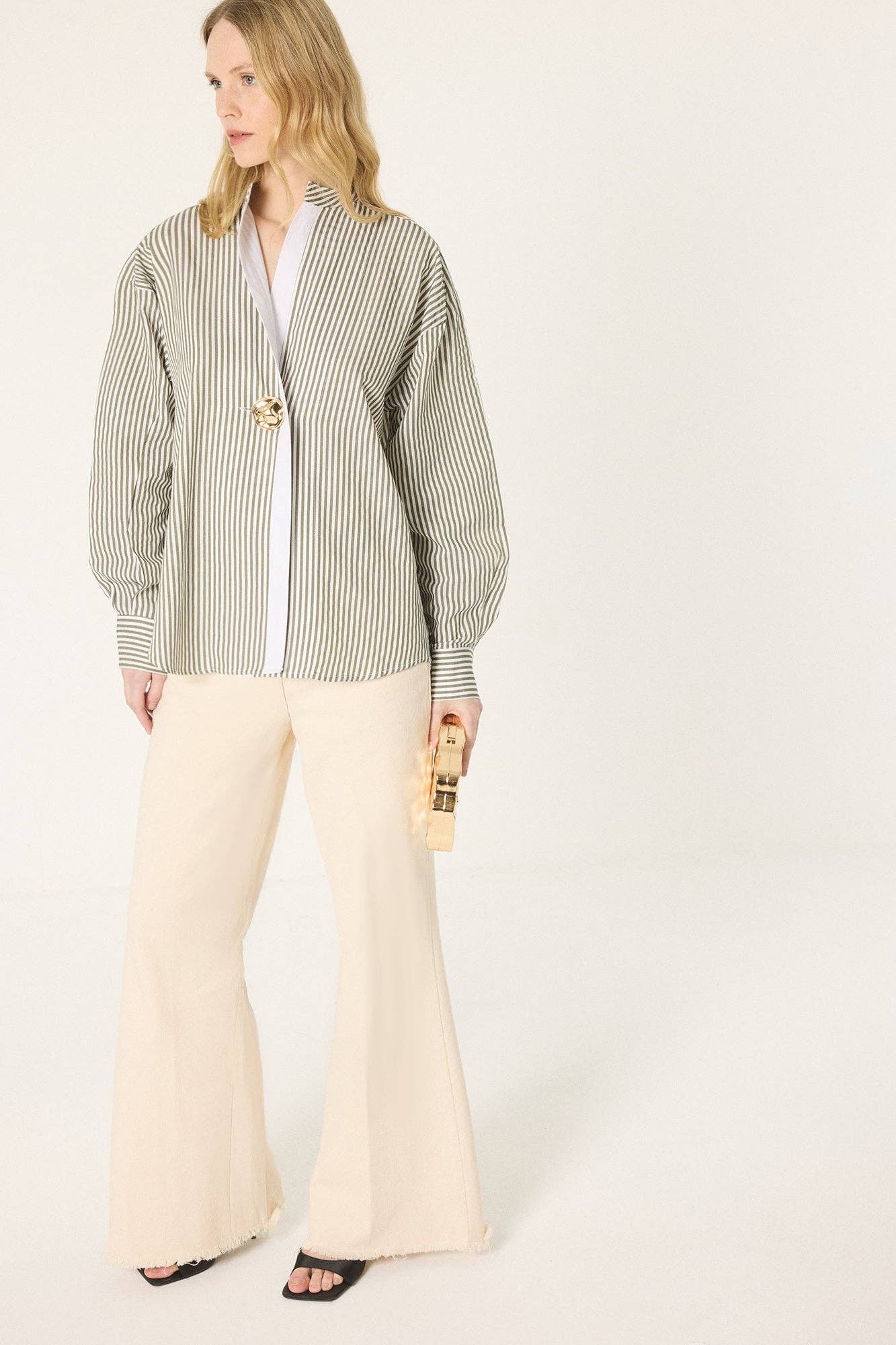Gestreifte Tunika mit Knopfdetail – Locker geschnittenes Longline-Shirt: Grün / S