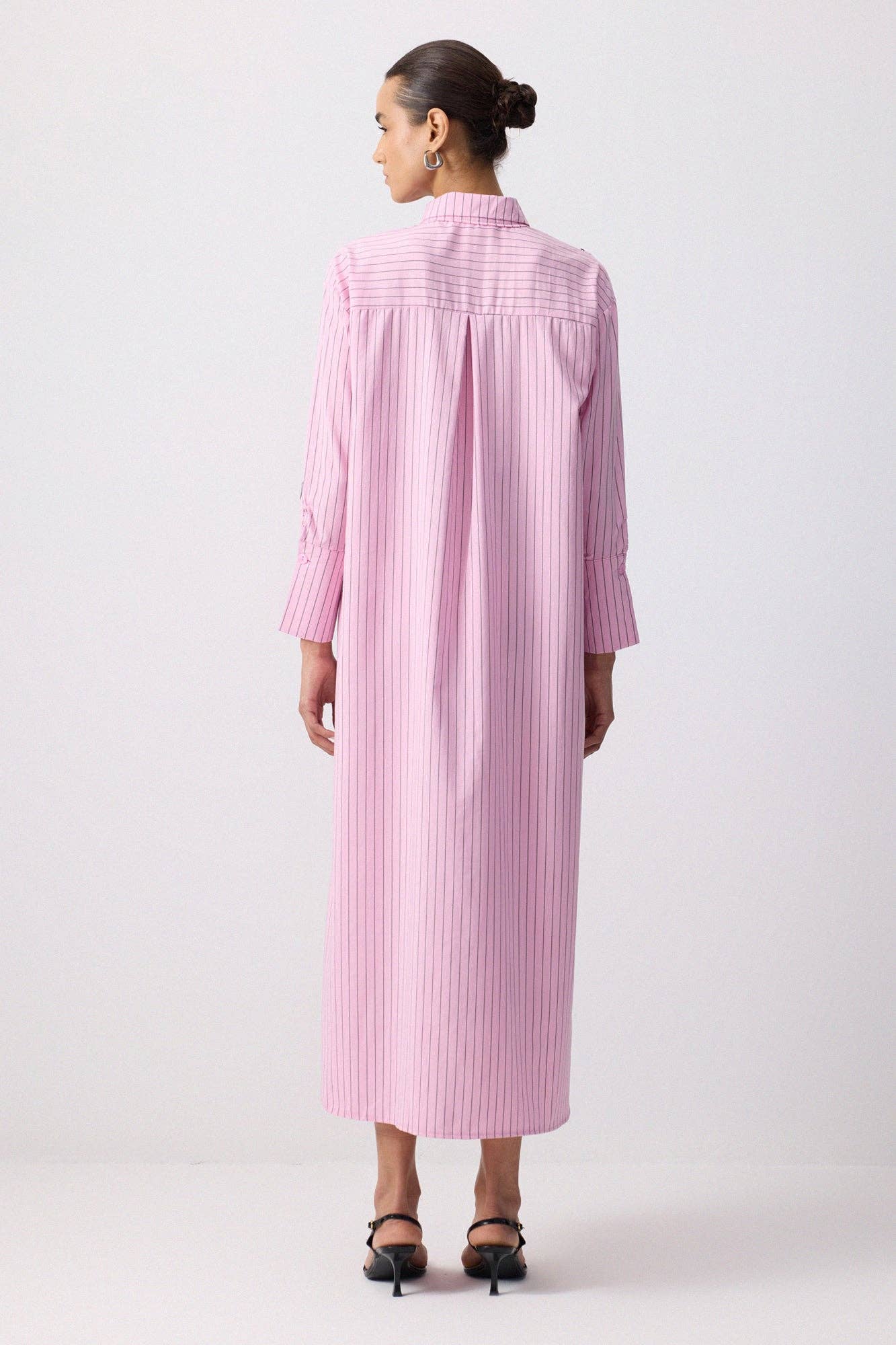 Botanisches Applikations-Langhemdkleid – Nadelstreifen: Pembe / S