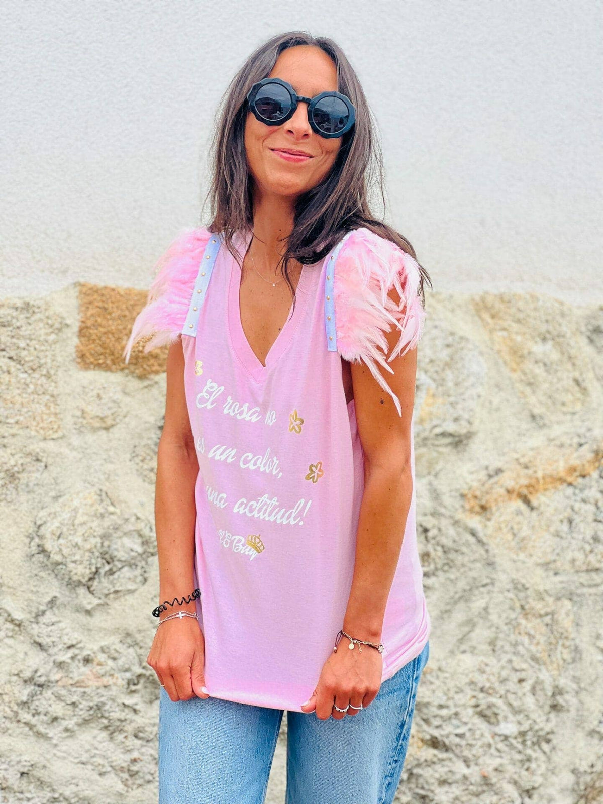 Plumas Actitude T-Shirt mit V-Ausschnitt und Feder-Details: S